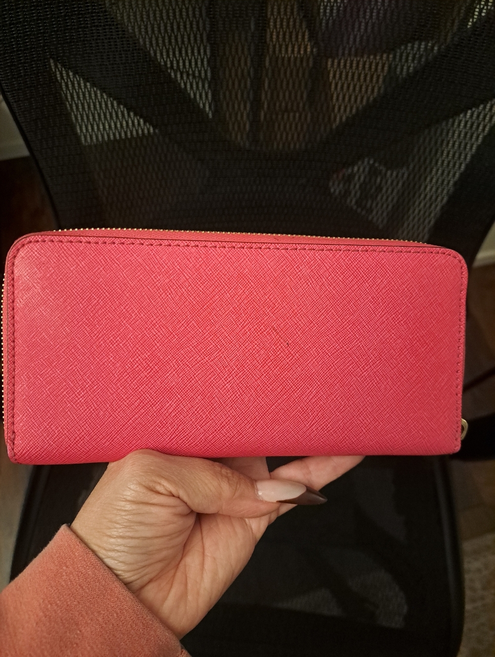 EUC Michael Kors Hot Pink Saffiano Zip Wallet with Gold Studs - Picture 7 of 11